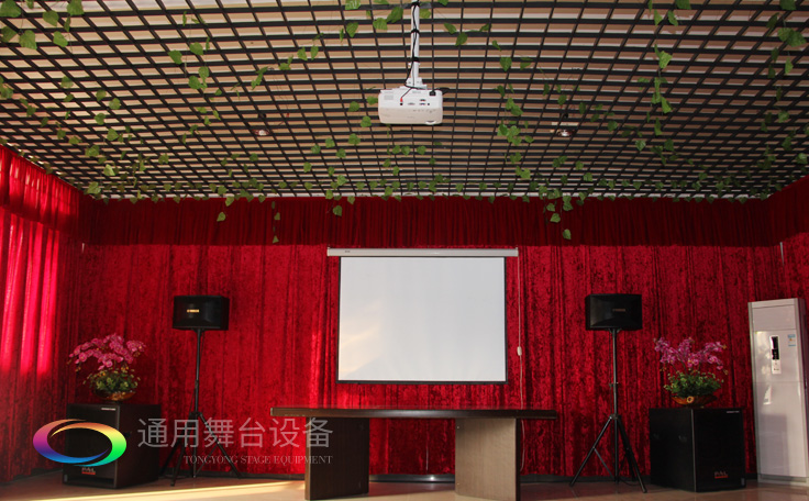 提升舞臺(tái)演出效果！舞臺(tái)幕布顏色搭配常用色——紅、黃、墨綠三原色
