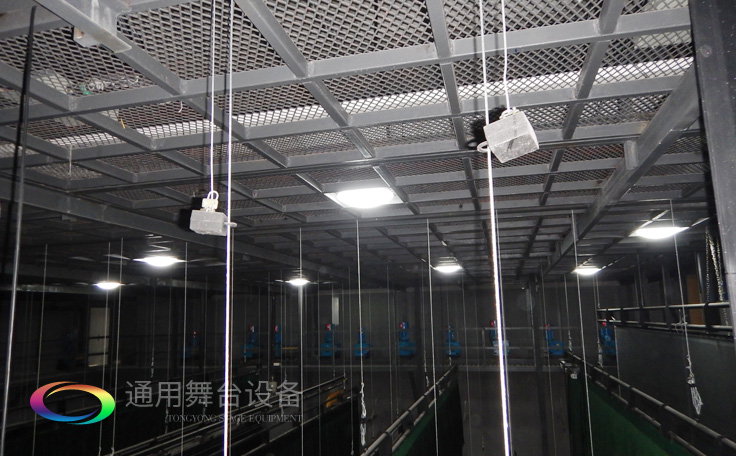 電動吊桿裝置升降速度、撓度、噪聲、定位精度及負(fù)荷試驗測試方法