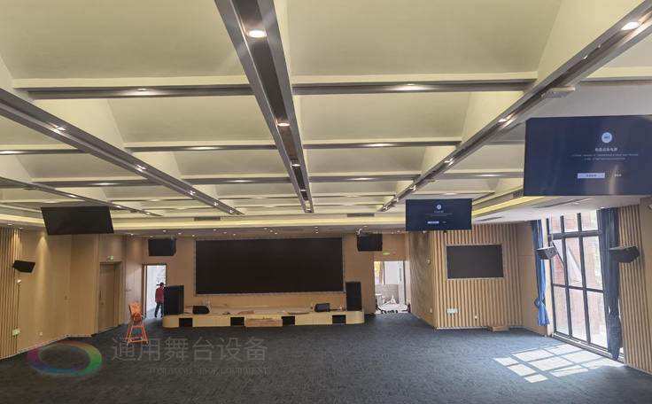 科技賦能，匠心筑造 通用舞臺(tái)吊桿承建南京某學(xué)院報(bào)告廳即將圓滿(mǎn)交付，打造現(xiàn)代化多功能學(xué)術(shù)殿堂