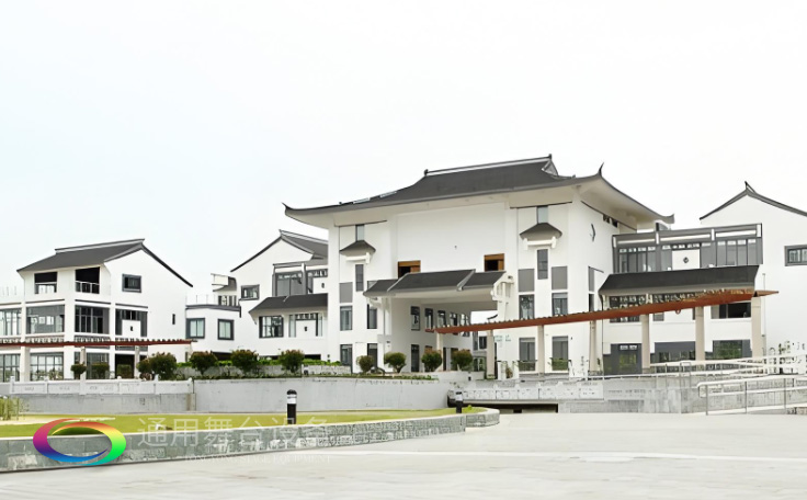 戴南文化藝術(shù)中心禮堂舞臺(tái)設(shè)備、舞臺(tái)阻燃幕布全面升級(jí) 賦能多元藝術(shù)呈現(xiàn)